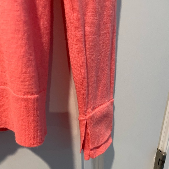 J. Crew 100% Merino Wool Sweater | Size XS | Orange Peach Salmon Coral - Picture 2 of 3